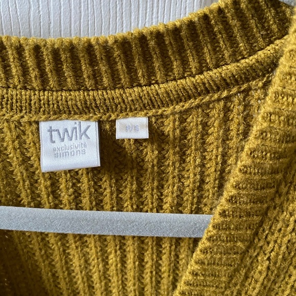 Gold cardigan - Picture 2 of 2